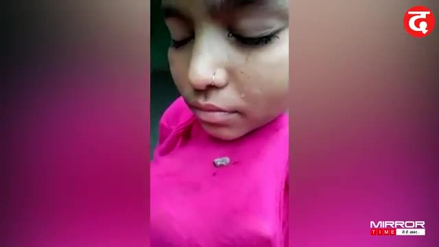 Mới- nóng - Clip: Kỳ lạ thiếu nữ 15 tuổi 'khóc ra đá' suốt 2 tháng