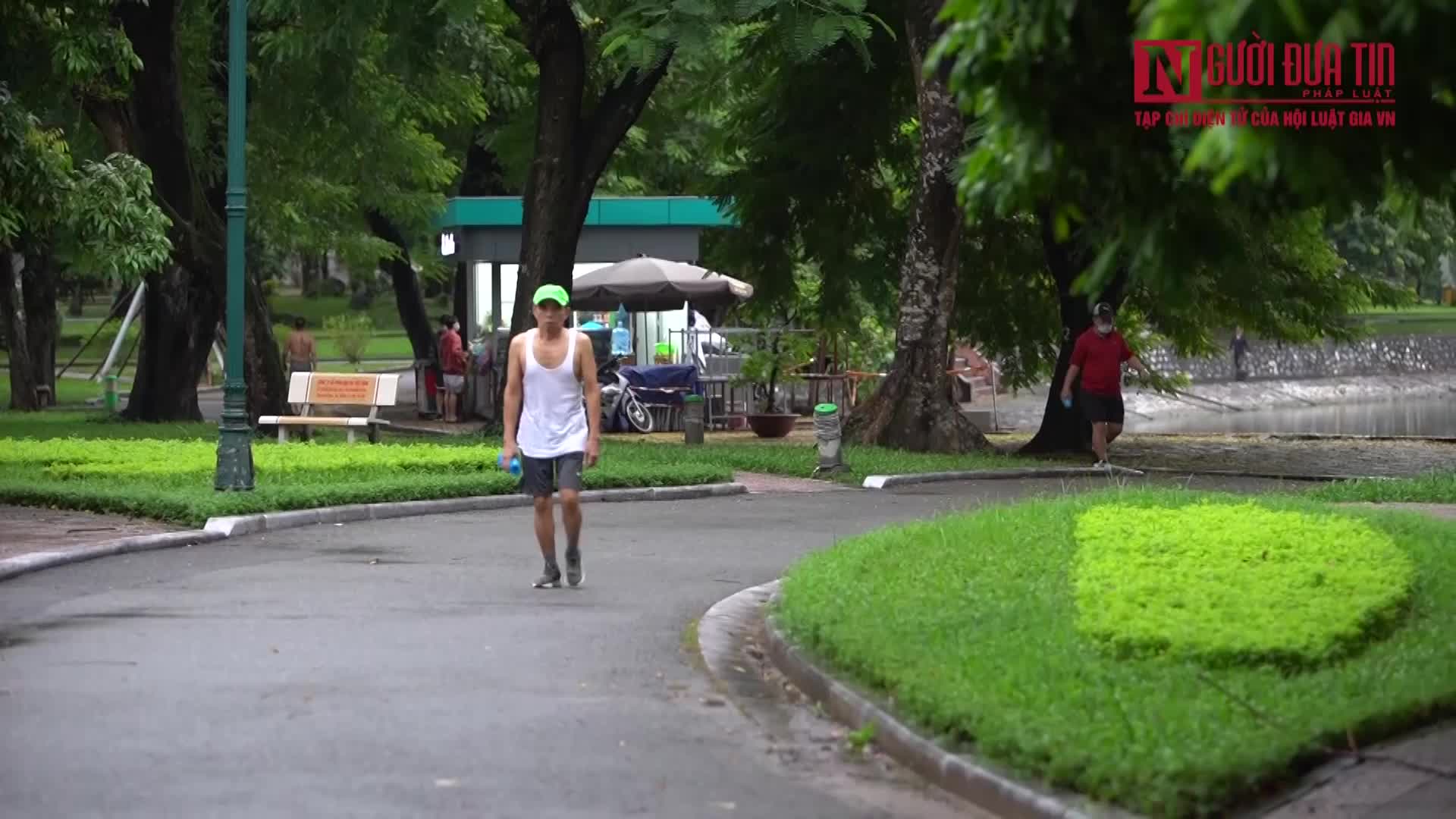 Dân sinh - Người dân Thủ đô phấn khởi đi tập thể dục tại công viên