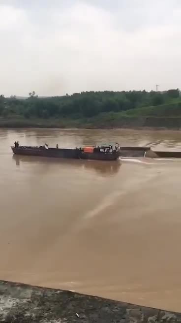 Dân sinh - Video: Khoảnh khắc đoàn công tác Sở GTVT Quảng Trị gặp nạn trên sông Thạch Hãn