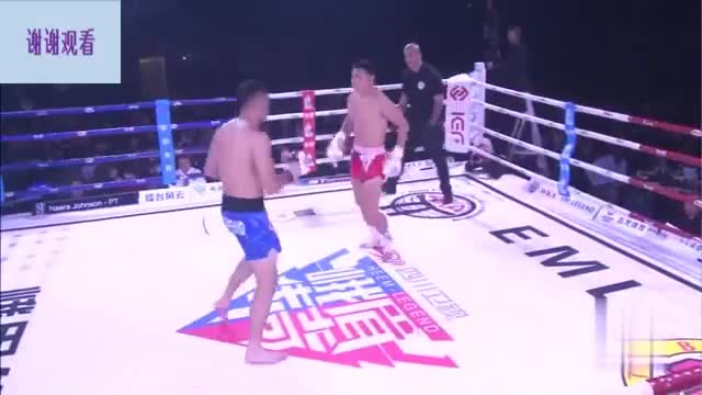 Giải trí - Clip: Môn đồ Thiếu Lâm dùng 1 cú đấm hạ gục cao thủ MMA trong 10 giây
