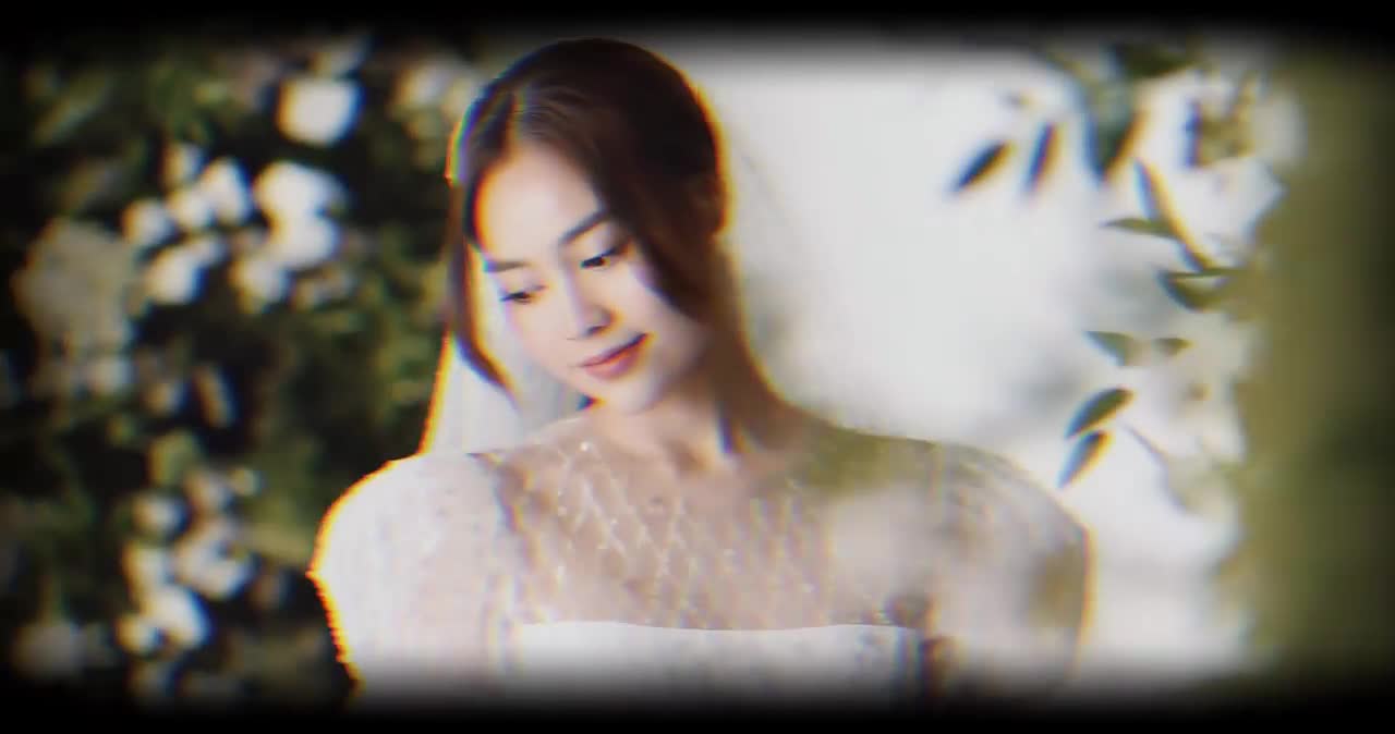 Văn hoá - Ninh Dương Lan Ngọc tung video mặc váy cưới khiến nhiều người đồn đoán (Hình 2).