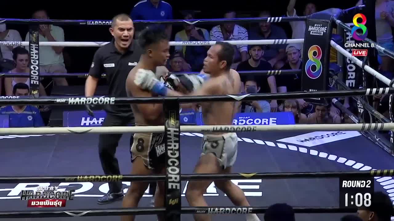 Video - Clip: Trọng tài phản ứng cực nhanh, cứu mạng võ sĩ Muay Thái 