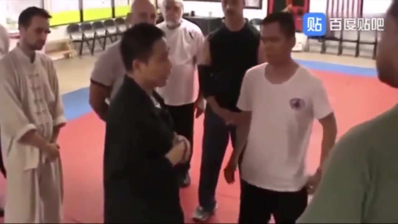 Video - Clip: Cố điểm huyệt võ sĩ Muay Thái, cao thủ kungfu biến thành trò hề
