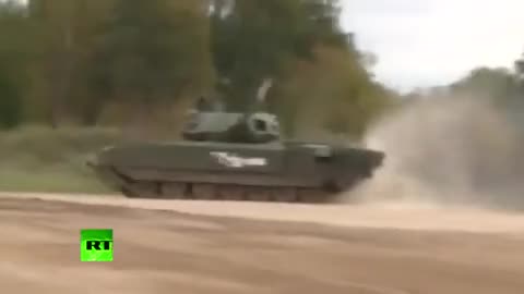 Tiêu điểm - Clip: Choáng ngợp khoảnh khắc đánh lái thần sầu của siêu tăng Nga