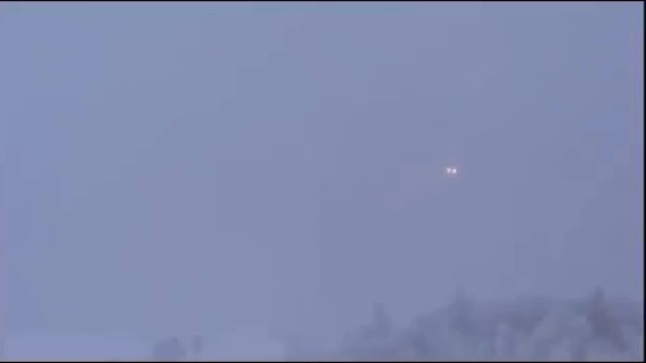 Tiêu điểm - Khoảnh khắc gây sốc: Máy siêu âm tầm xa của Nga vỡ đôi, bốc cháy, phi công tử nạn