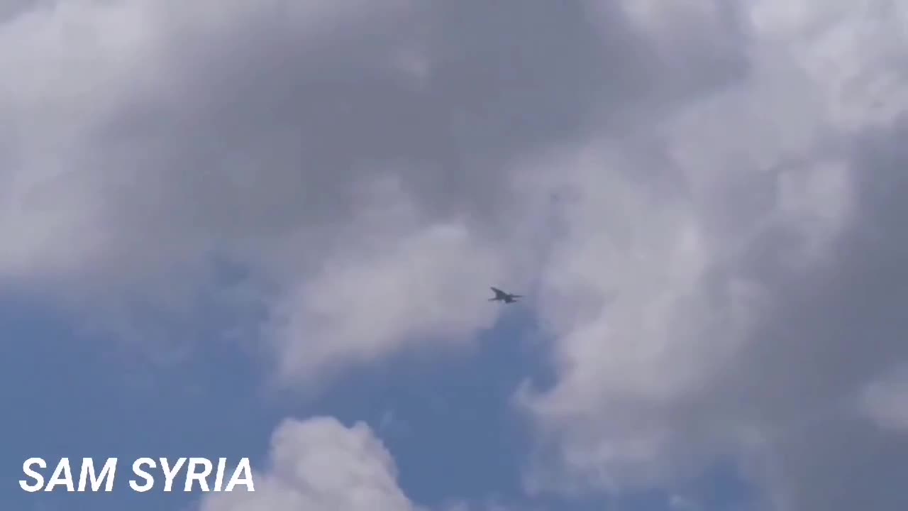 Tiêu điểm - Nga triển khai siêu máy bay gửi 'thông điệp rắn' đến kẻ khiêu khích ở Syria