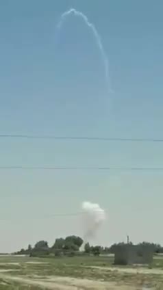 Tiêu điểm - Video nóng: Rocket nã liên tiếp vào căn cứ Mỹ ở Syria, kẻ tấn công bí ẩn lộ diện (Hình 3).