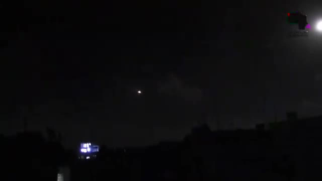Tiêu điểm - Video: “Hung hăng” nhả đạn xuống Syria, tên lửa Israel bị bắn hạ trong phút chốc (Hình 2).