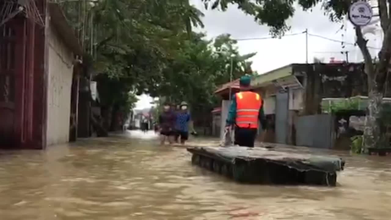 Dân sinh - Toàn cảnh ngập lụt chưa từng thấy trong 20 năm qua tại vùng lũ Nghệ An