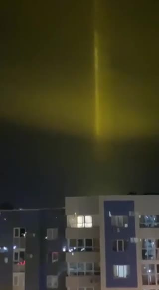 Video - Clip: Những cột sáng kỳ lạ xuất hiện ở Nga