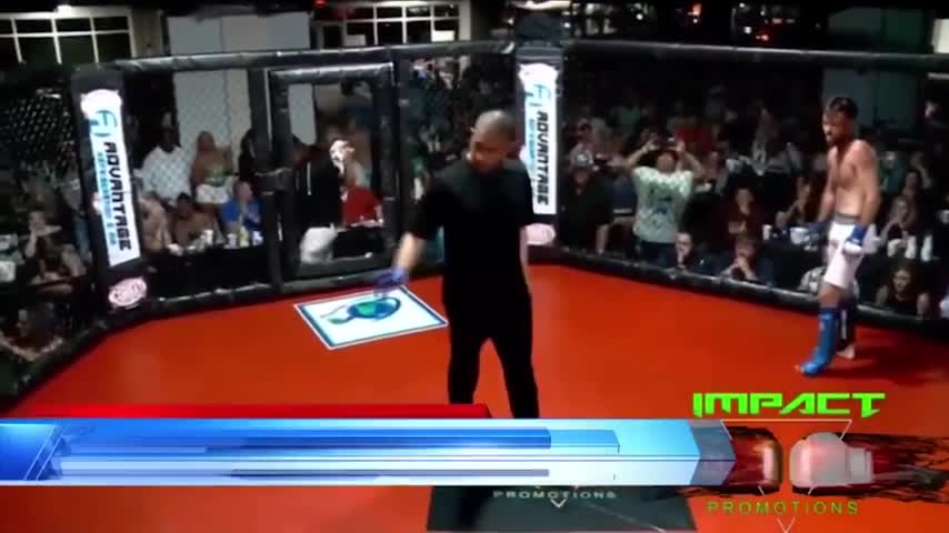 Video - Clip: Xoay người 360 độ, võ sĩ MMA hạ knock out đối thủ bằng 1 cú đá