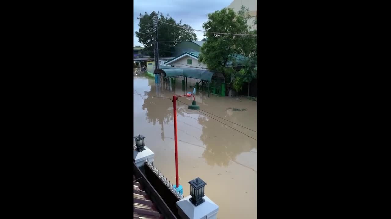 Video - Clip: Siêu bão Noru gây ngập lụt nghiêm trọng ở Philippines