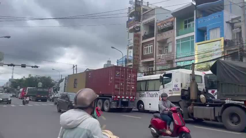 Dân sinh - Lâm Đồng: Tai nạn giao thông ở Tp.Bảo Lộc, 3 xe hư hỏng nặng
