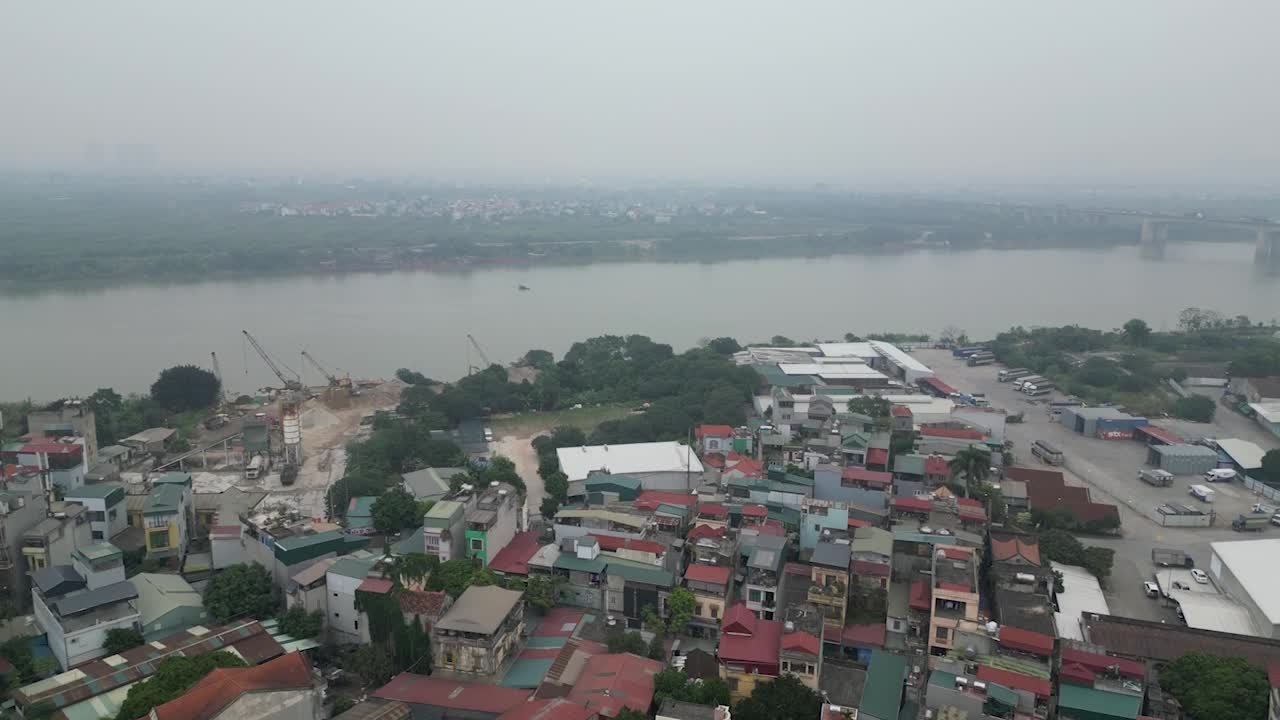 Bất động sản - Hà Nội: Loạt vi phạm trên đất ven sông ngang nhiên hoạt động