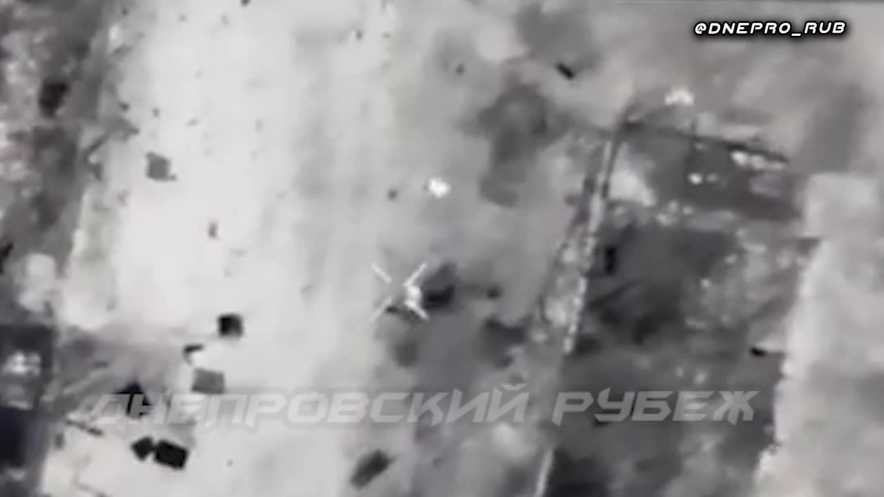 Thế giới - Tên lửa siêu thanh Kinzhal Nga tấn công sân bay chiến lược của Ukraine (Hình 2).