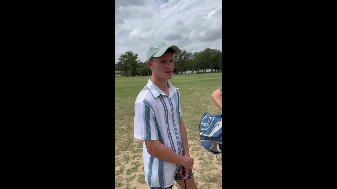Video - Clip: Kinh ngạc đại bàng khổng lồ săn mồi trên sân chơi golf
