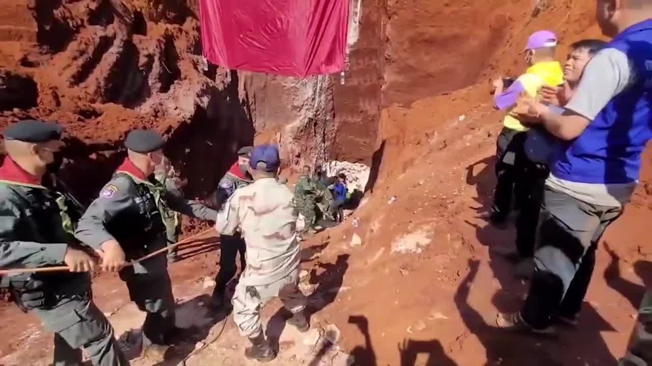 World - Miracle appeared, successfully rescued a girl stuck in a deep well (Figure 2).