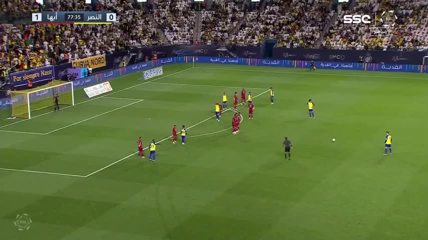Video - Clip: Sút phạt 'thần sầu', Cristiano Ronaldo ghi bàn ở cự ly 30m