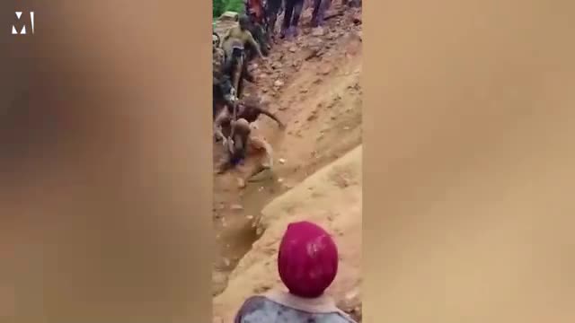 Video - Clip: Người đàn ông dùng tay không cứu 9 thợ mỏ mắc kẹt trong mỏ vàng