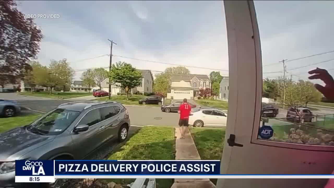 Video - Clip: Nhân viên pizza dùng 'chiêu độc' hạ gục tội phạm giúp cảnh sát