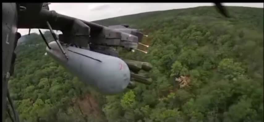 Thế giới - Phi công Ka-52 Nga trình diễn kỹ năng điêu luyện, né 2 tên lửa của Ukraine