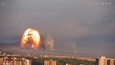 Thế giới - Cơ sở quân sự Ukraine bốc cháy dữ dội sau đòn tấn công của Nga (Hình 2).