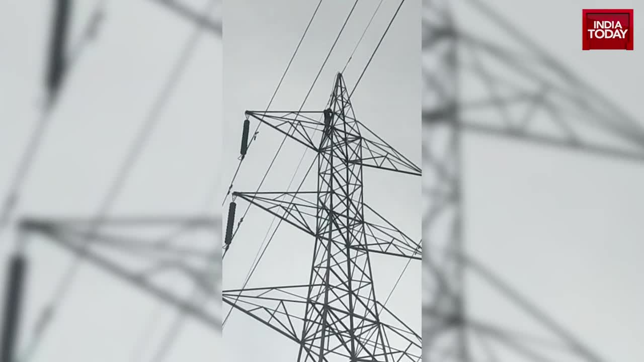 Video - Clip: Nam thanh niên trèo lên cột điện cao thế tự tử và lý do bất ngờ
