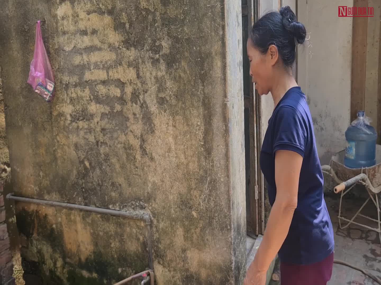 Dân sinh - Hà Nội: Hàng nghìn người dân lao đao vì bị cắt nước sạch