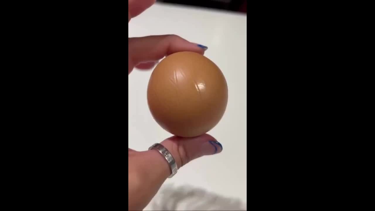 Đời sống - Vô tình mua quả trứng “lạ” được định giá hàng nghìn đô la