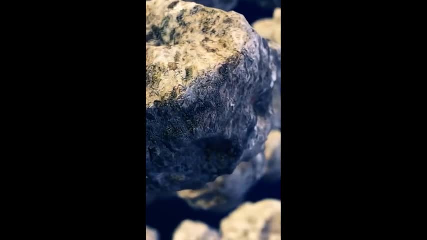Video - Đào giếng, nhóm thợ đụng trúng 'cục đá' khổng lồ trị giá hơn 2 ngàn tỷ đồng