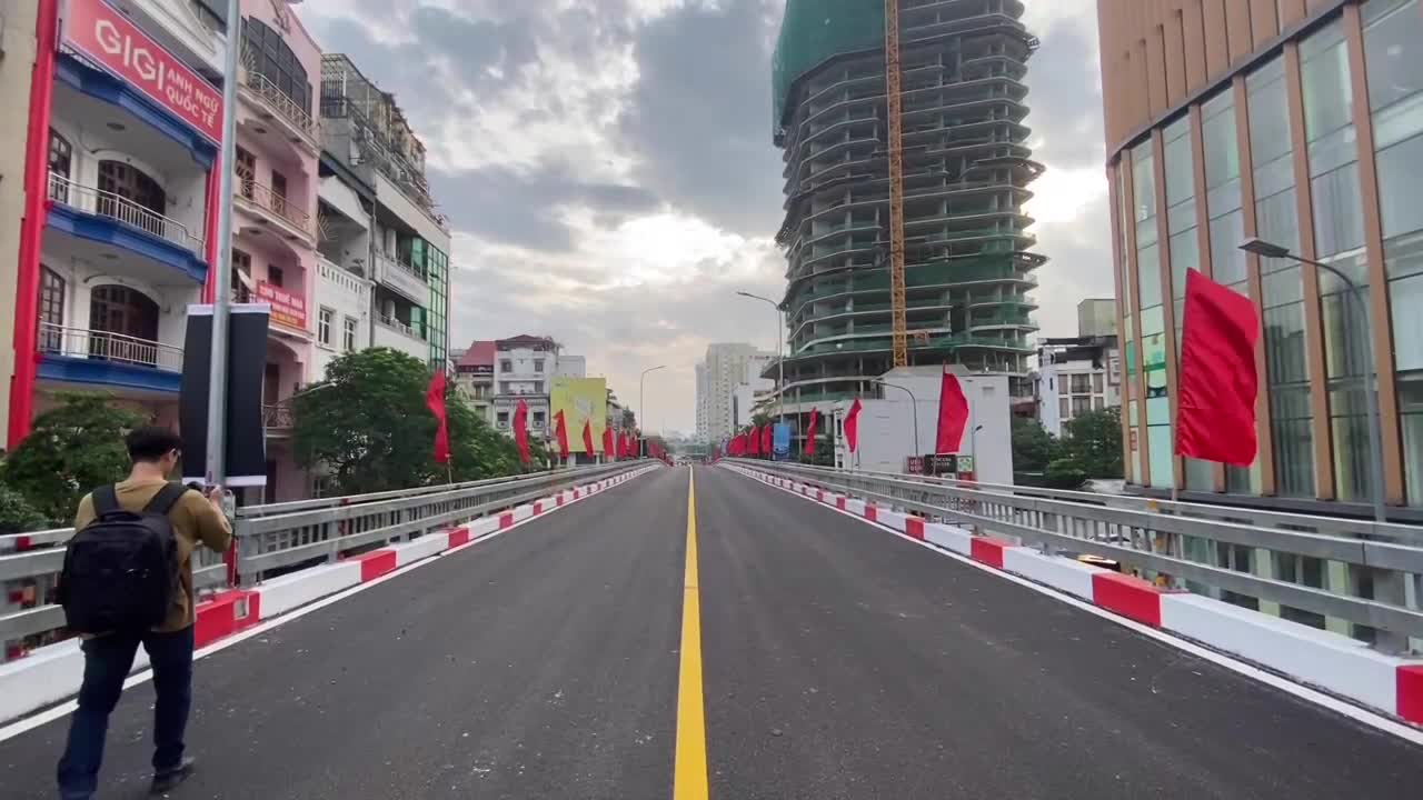 Sự kiện - Chính thức thông xe cầu vượt chữ C đầu tiên ở Hà Nội trị giá 150 tỷ đồng