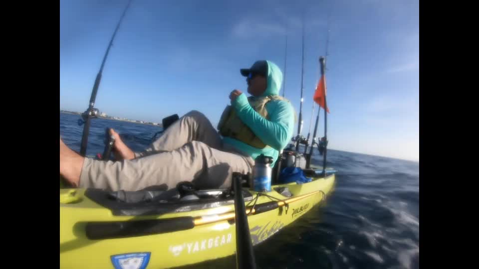 Video - Clip: Bất ngờ câu được cá cờ khổng lồ dài gần 2m