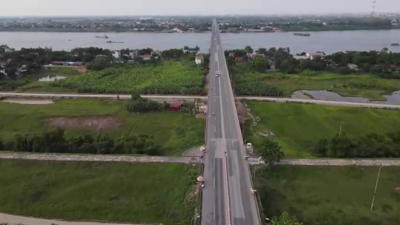 Bất động sản - Ngắm cây cầu vượt sông Hồng dài hơn 5 km sau 9 năm sử dụng