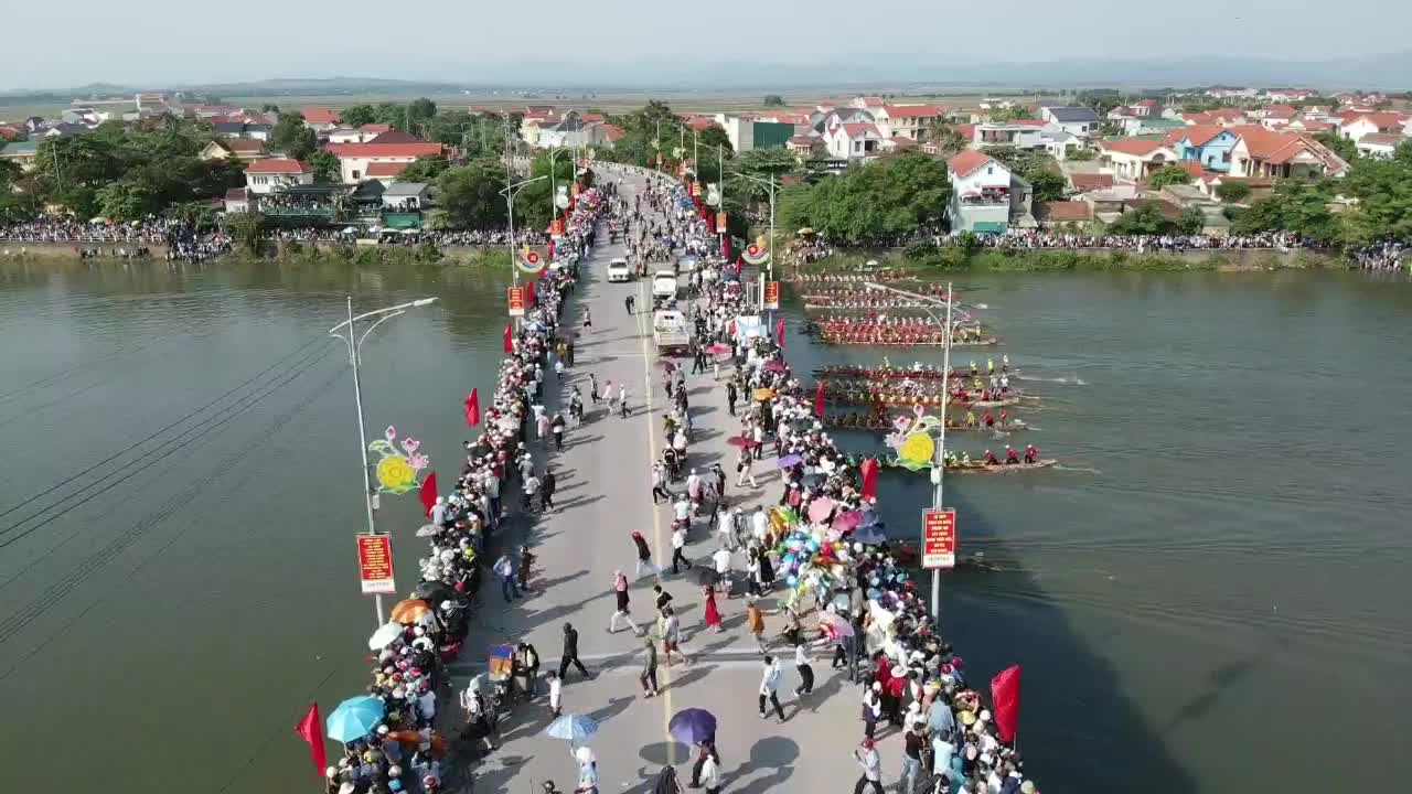 Dân sinh - Quảng Bình: Sôi động lễ hội đua thuyền mừng Tết Độc lập 