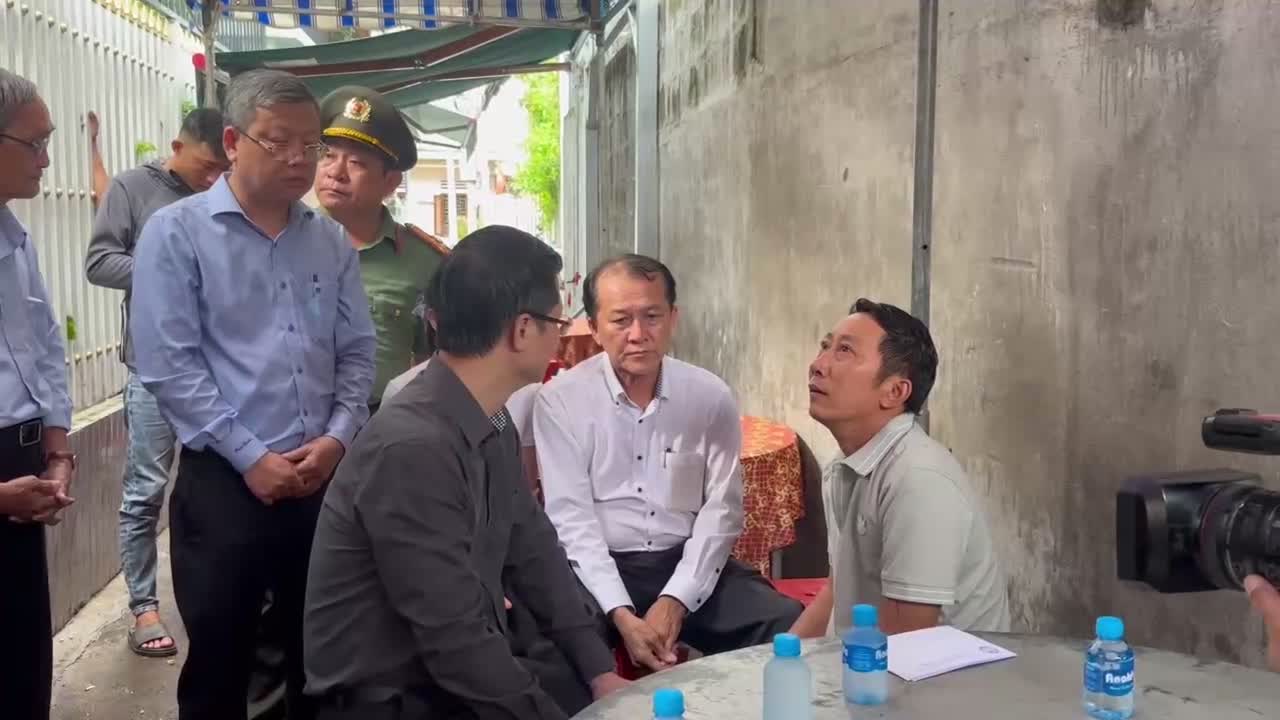 Dân sinh - Vụ cháy ở Bình Thuận: Nước mắt người đàn ông khi không cứu được vợ con