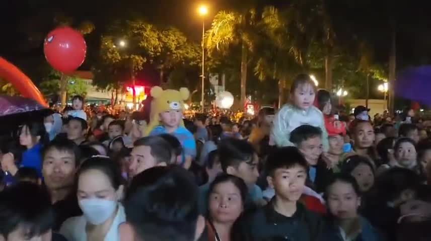 Dân sinh - Hơn 3.000 thiếu nhi tham dự Tết Trung thu 'Lồng đèn thắp sáng ước mơ'