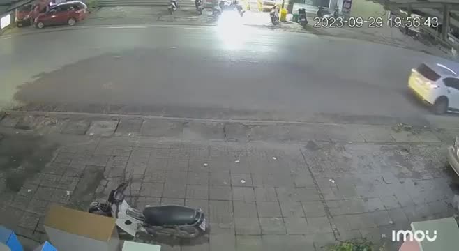 Video - Clip: Hai xe máy đấu đầu khiến 3 thanh niên tử vong ở Hà Giang