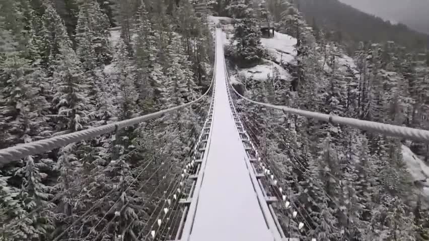 Video - Mưa tuyết bao phủ tạo nên khung cảnh tuyệt đẹp ở British Columbia