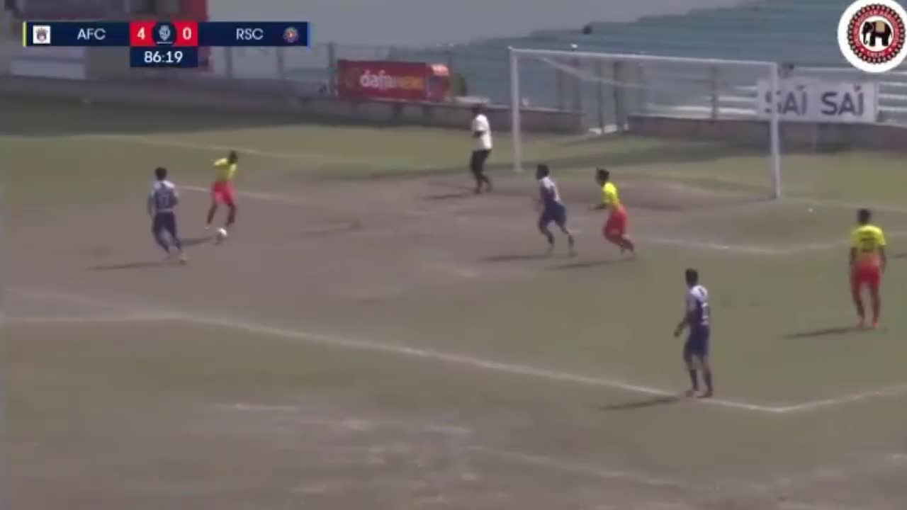 Video - Clip: Nghi bán độ, cầu thủ thay nhau 'đá phản lưới nhà' trắng trợn