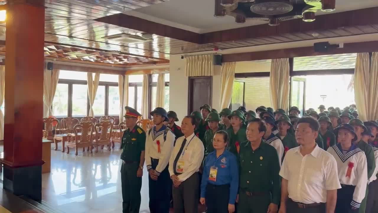 Sự kiện - Bình Thuận: Tân binh lên đường nhập ngũ nối tiếp truyền thống