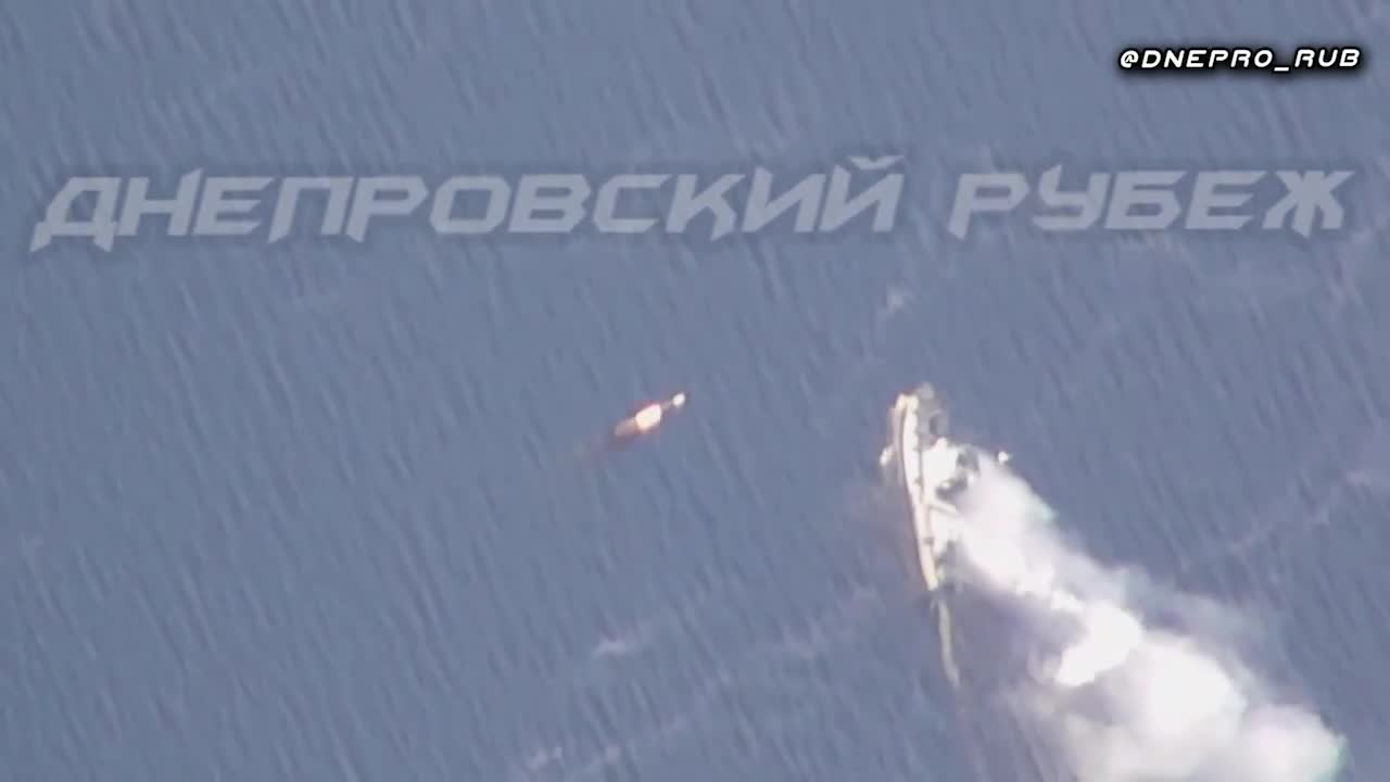 Thế giới - Nga tấn công chính xác, tàu tuần tra Ukraine bốc cháy dữ dội