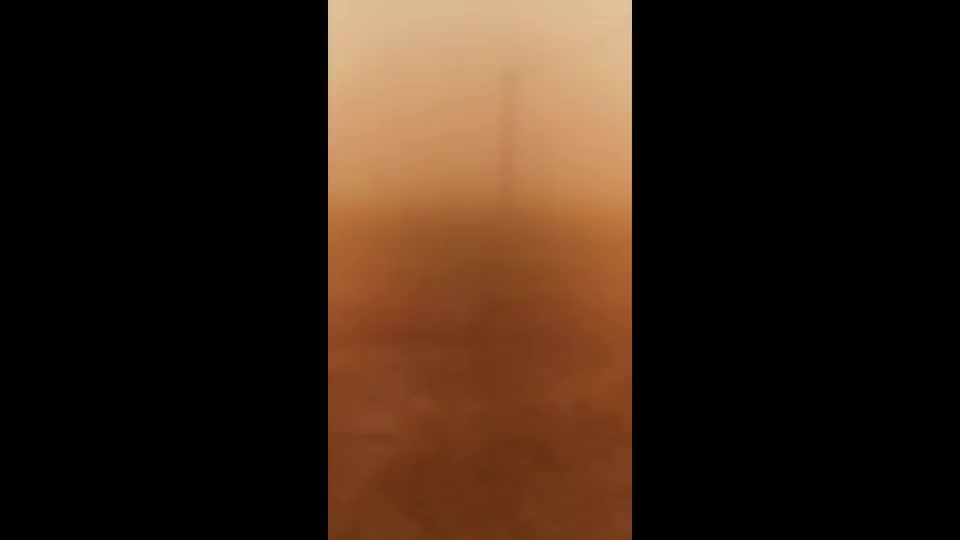 Video - Clip: Bão cát dữ dội nhuộm đỏ bầu trời ở Trung Quốc