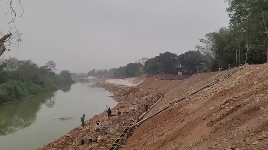 Dân sinh - Đầu tư gần 85 tỷ đồng xây kè, xử lý khẩn cấp sự cố sạt lở sông Bưởi