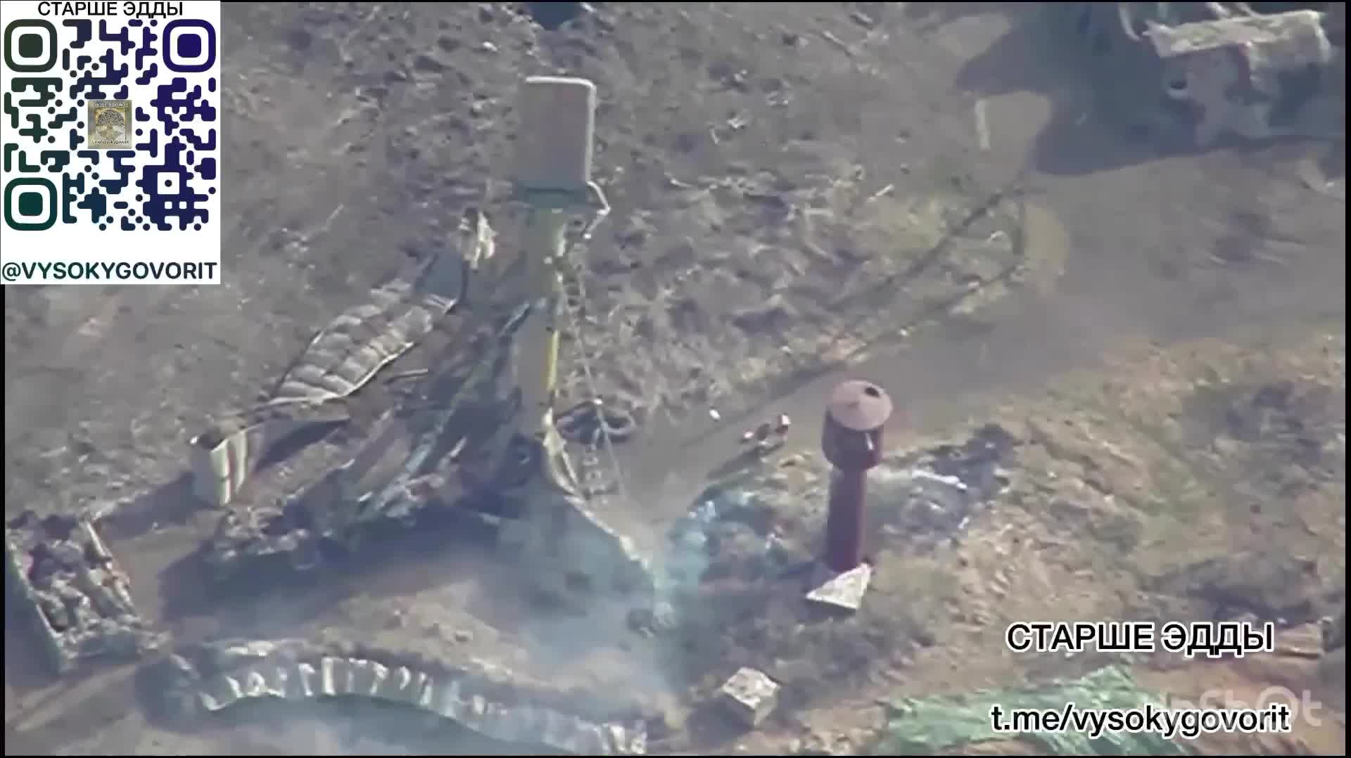 Thế giới - Khoảnh khắc Nga tấn công chính xác, S-300 Ukraine bị phá hủy, cột bụi bốc cao hàng chục mét