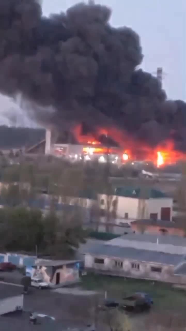 Thế giới - Trúng tên lửa Nga, nhà máy nhiệt điện lớn của Ukraine bốc cháy dữ dội