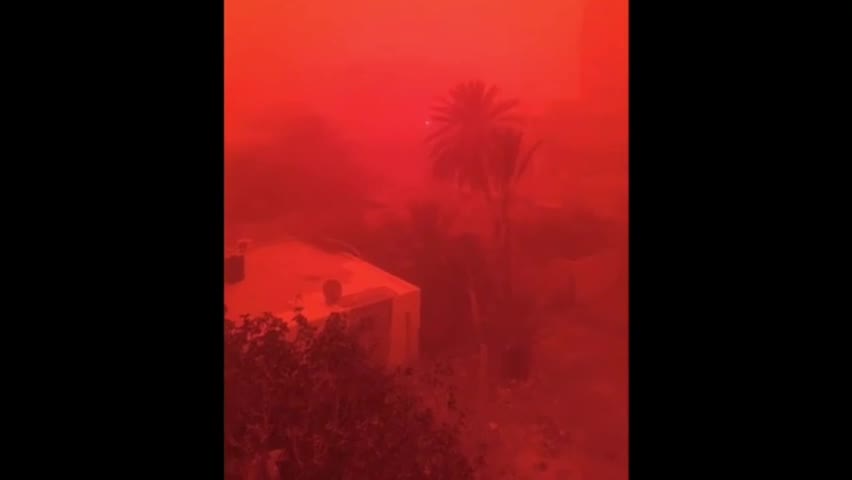 Video - Clip: Bầu trời Libya chuyển sang màu đỏ khi bão bụi xuất hiện