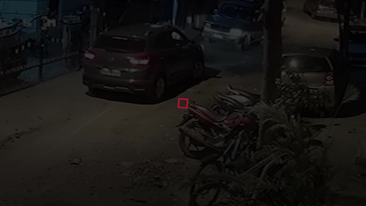 Video - Clip: Người đàn ông vô tình lái ô tô cán trúng con gái 2 tuổi 