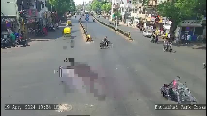 Video - Clip: Xe buýt cán tử vong người đàn ông rồi bỏ chạy khỏi hiện trường