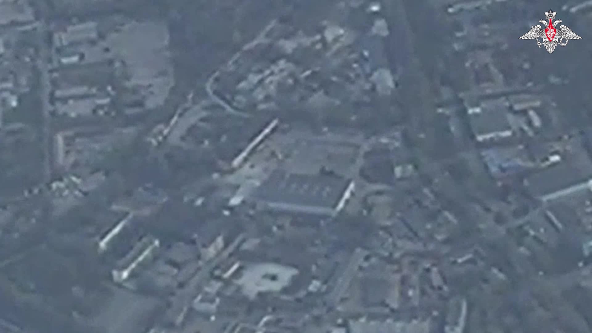 Thế giới - Tên lửa Iskander Nga xuyên qua mái nhà, phá huỷ xưởng UAV của Ukraine (Hình 2).