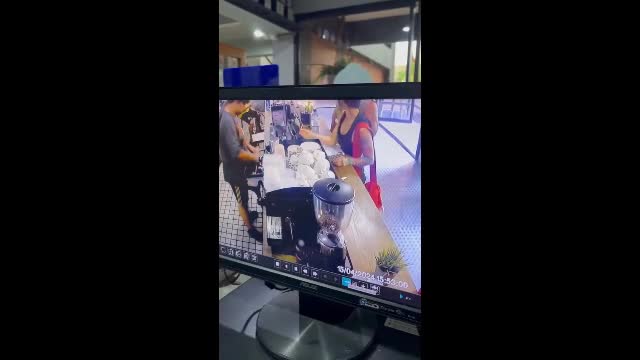 Video - Bị từ chối hẹn hò, gã đàn ông tấn công cô gái trong phòng tập gym